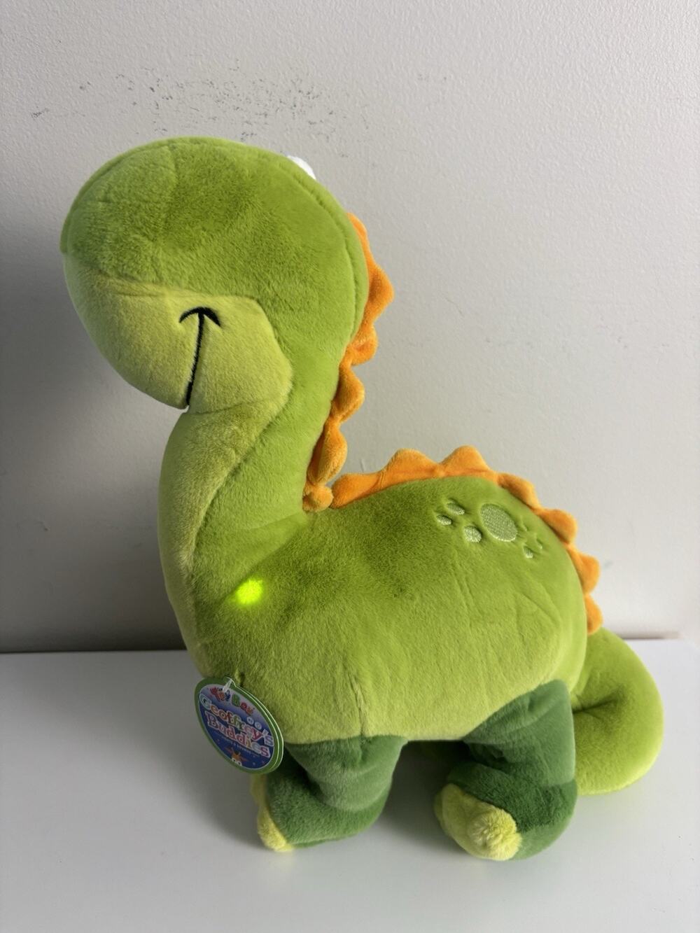 NWT Geoffrey’s Toy Box LED Light-Up Sounds Plush Brontosaurus Green WORKS